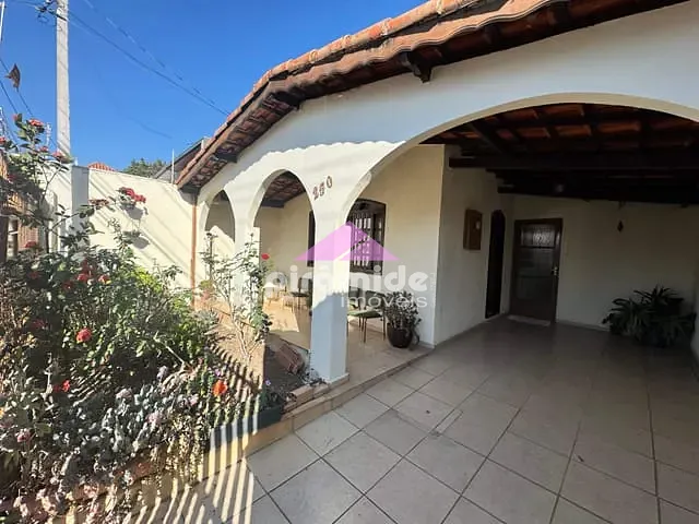 Casa 3 quartos e 2 banheiros, à venda, no bairro Monte Castelo em São José dos Campos
