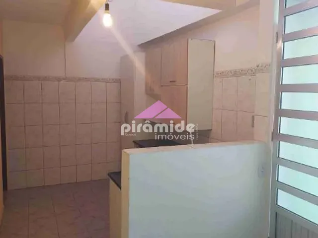 Casa 2 quartos e 1 banheiro, à venda, no bairro Jardim Petrópolis em São José dos Campos