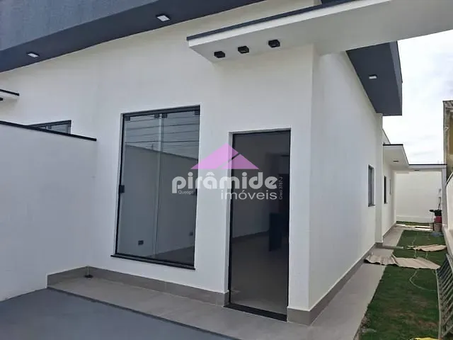 Casa com 63m² 2 quartos e 2 banheiros, à venda, no bairro Golfinho em Caraguatatuba