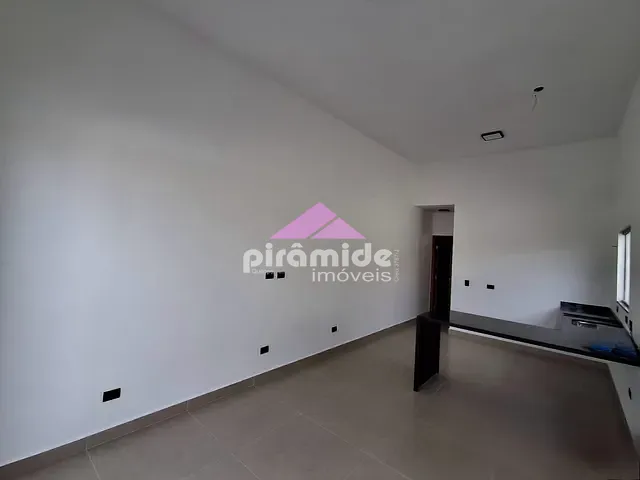Casa com 63m² 2 quartos e 2 banheiros, à venda, no bairro Golfinhos em Caraguatatuba