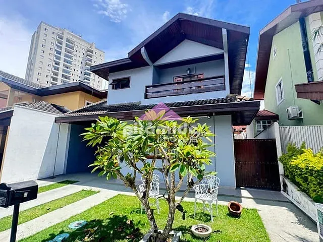 Casa com 280m² 4 quartos e 3 banheiros, à venda, no bairro Urbanova em São José dos Campos