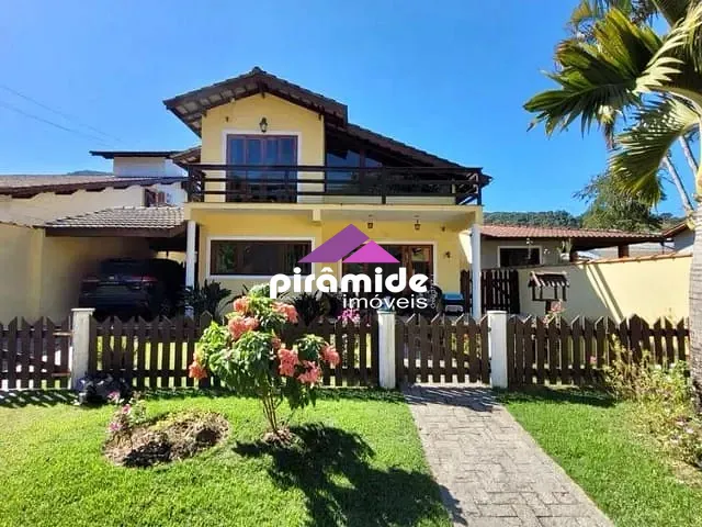 Casa com 237m² 3 quartos e 3 banheiros, à venda, no bairro Tabatinga em Caraguatatuba