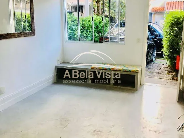 Casa 2 quartos e 2 banheiros, para alugar, no bairro Granja Viana em Cotia