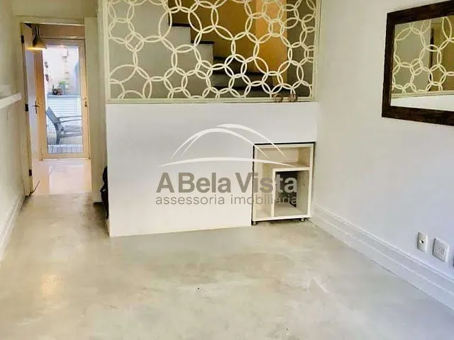Casa 2 quartos e 2 banheiros, para alugar, no bairro Granja Viana em Cotia