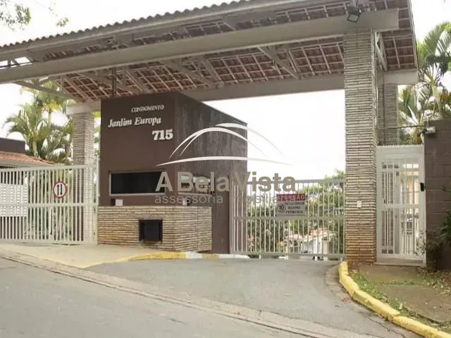 Casa 2 quartos e 2 banheiros, para alugar, no bairro Granja Viana em Cotia