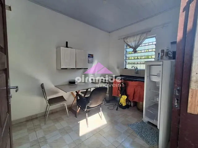 Casa com 250m² 1 quarto e 1 banheiro, à venda, no bairro Porto Novo em Caraguatatuba