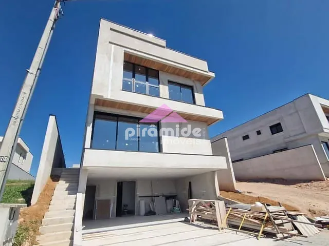 Casa com 330m² 4 quartos e 5 banheiros, à venda, no bairro Urbanova em São José dos Campos