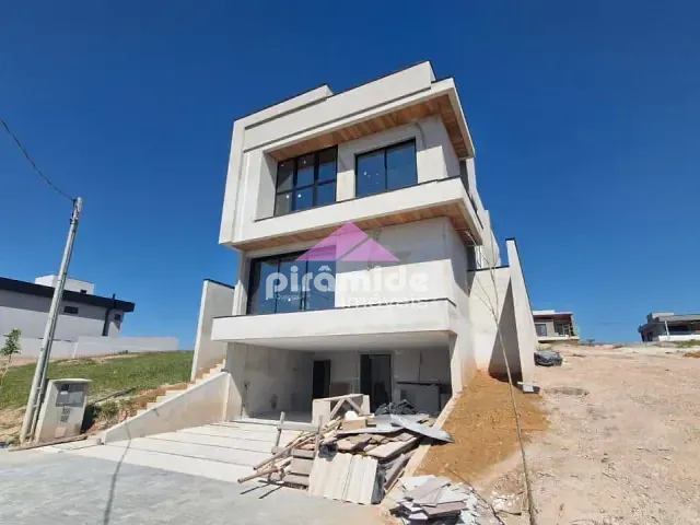Casa com 330m² 4 quartos e 5 banheiros, à venda, no bairro Urbanova em São José dos Campos