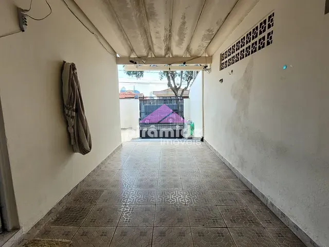 Casa com 150m² 4 quartos e 2 banheiros, à venda, no bairro Monte Castelo em São José dos Campos