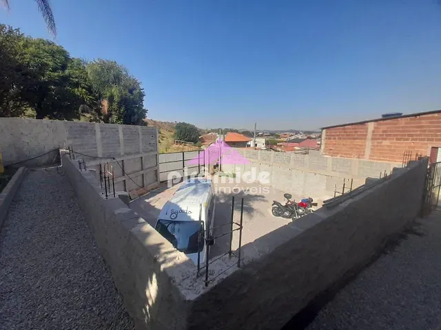 Casa com 370m² 1 quarto e 1 banheiro, à venda, no bairro Jardim Santa Júlia em São José dos Campos