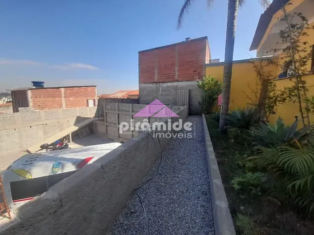 Casa com 370m² 1 quarto e 1 banheiro, à venda, no bairro Jardim Santa Júlia em São José dos Campos