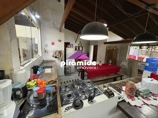 Casa com 12000m² 4 quartos e 4 banheiros, à venda, no bairro Martin de Sá em Caraguatatuba