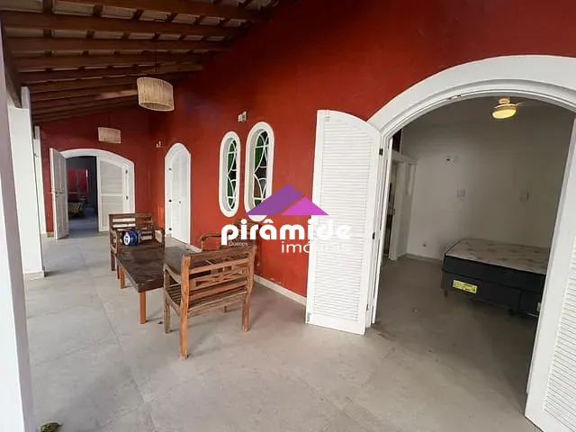 Casa com 354m² 4 quartos e 1 banheiro, à venda, no bairro Martin de Sá em Caraguatatuba