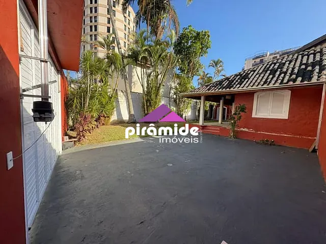 Casa com 354m² 4 quartos e 1 banheiro, à venda, no bairro Martin de Sá em Caraguatatuba