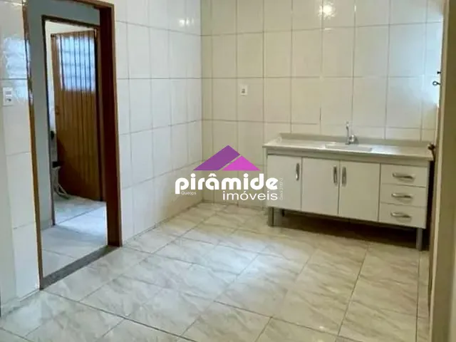 Casa com 250m² 4 quartos e 2 banheiros, à venda, no bairro Jardim Satélite em São José dos Campos