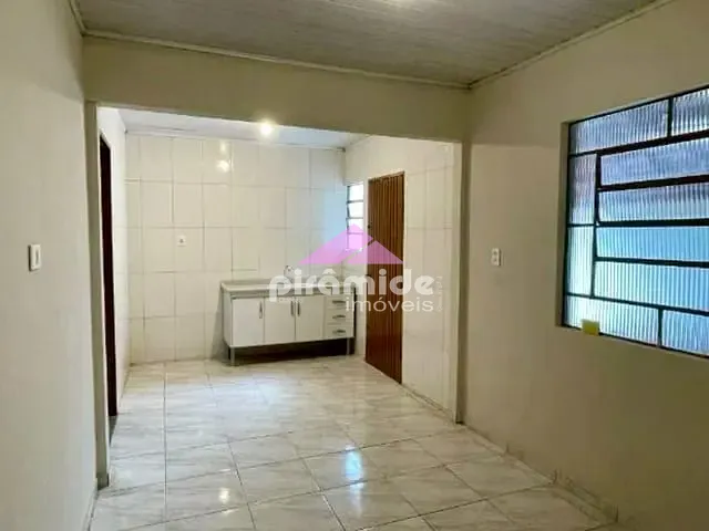 Casa com 250m² 4 quartos e 2 banheiros, à venda, no bairro Jardim Satélite em São José dos Campos