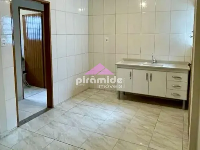 Casa com 250m² 4 quartos e 2 banheiros, à venda, no bairro Jardim Satélite em São José dos Campos