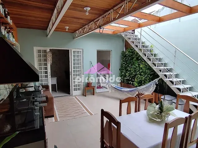 Casa com 125m² 1 quarto e 1 banheiro, à venda, no bairro Loteamento Residencial Vista Linda em São José dos Campos