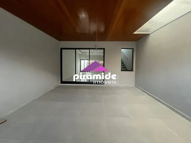 Casa 3 quartos e 4 banheiros, à venda, no bairro Jardim das Indústrias em São José dos Campos