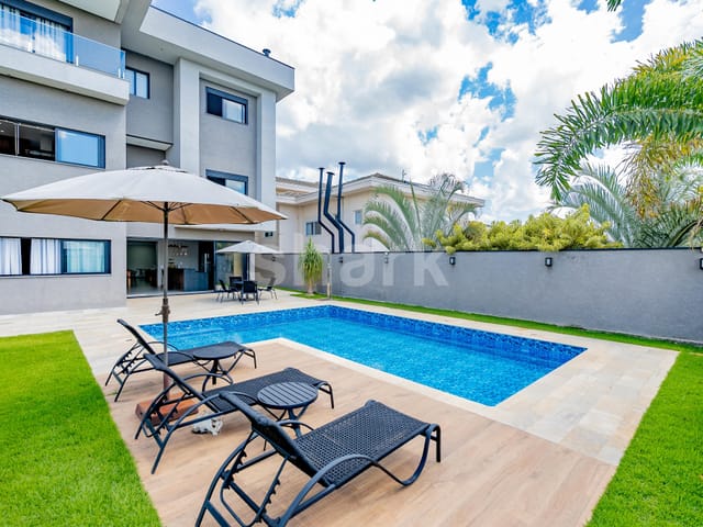 Casa com 630m² 4 quartos e 6 banheiros, à venda, no bairro Jardim do Golf I em Jandira