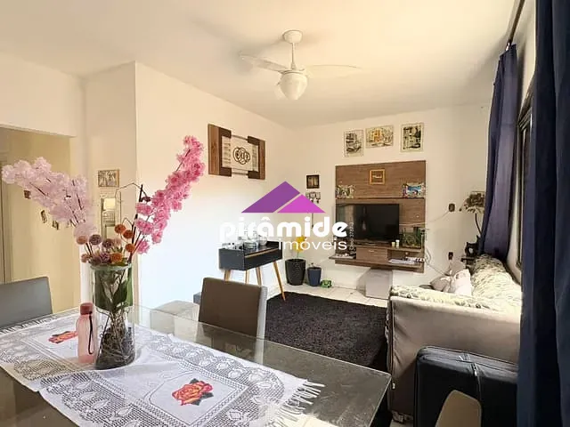 Casa com 300m² 3 quartos e 2 banheiros, à venda, no bairro Vila Tatetuba em São José dos Campos