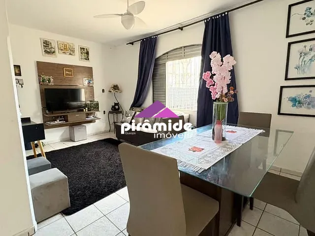 Casa com 300m² 3 quartos e 2 banheiros, à venda, no bairro Vila Tatetuba em São José dos Campos