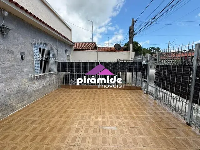 Casa com 300m² 3 quartos e 2 banheiros, à venda, no bairro Vila Tatetuba em São José dos Campos
