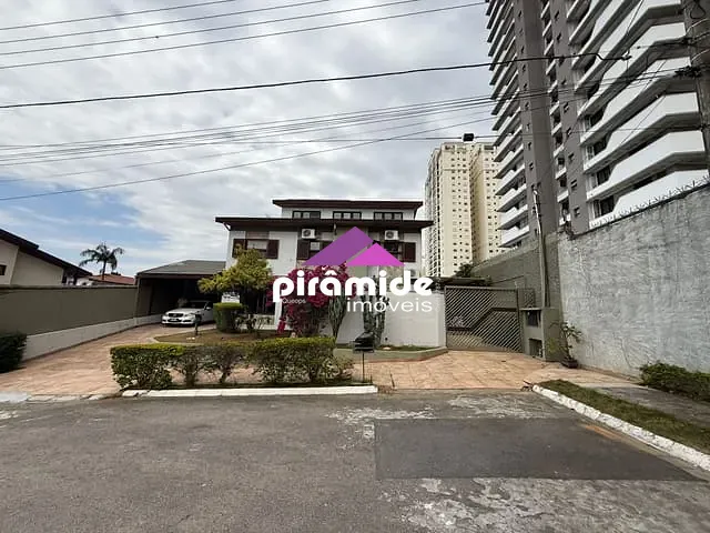 Casa 4 quartos e 4 banheiros, à venda, no bairro Jardim Aquarius em São José dos Campos