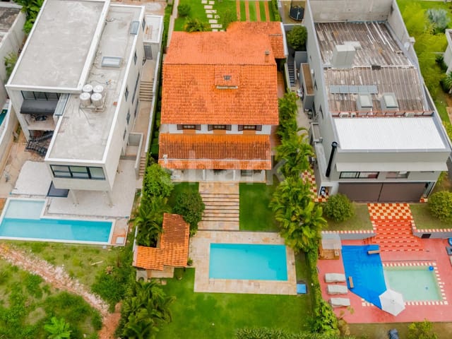 Casa com 673m² 3 quartos e 5 banheiros, à venda, no bairro Alphaville Residencial Dois em Barueri