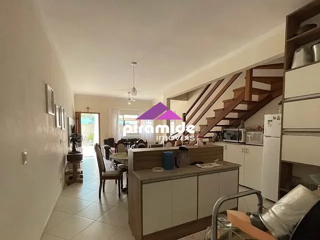 Casa 2 quartos e 2 banheiros, à venda, no bairro Caraguatatuba em Caraguatatuba