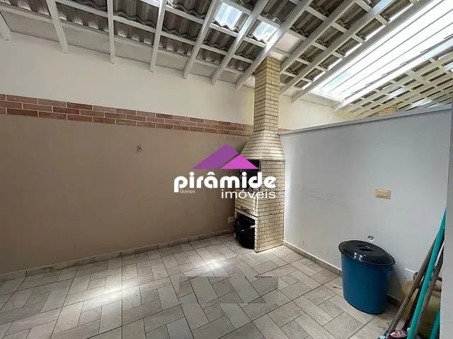 Casa 2 quartos e 2 banheiros, à venda, no bairro Caraguatatuba em Caraguatatuba