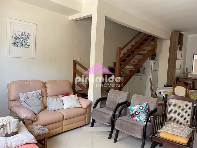 Casa 2 quartos e 2 banheiros, à venda, no bairro Caraguatatuba em Caraguatatuba