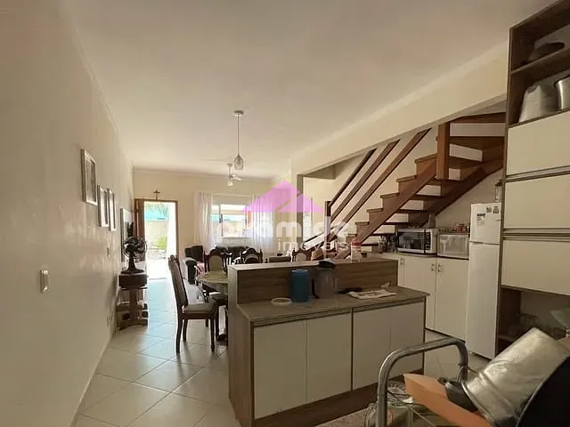 Casa 2 quartos e 2 banheiros, à venda, no bairro Caraguatatuba em Caraguatatuba