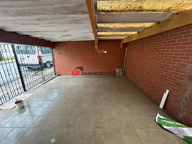 Casa com 210m² 2 quartos e 2 banheiros, para alugar, no bairro Vila Sacadura Cabral em Santo André