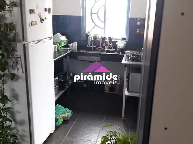Casa 4 quartos e 2 banheiros, à venda, no bairro Vila Ema em São José dos Campos