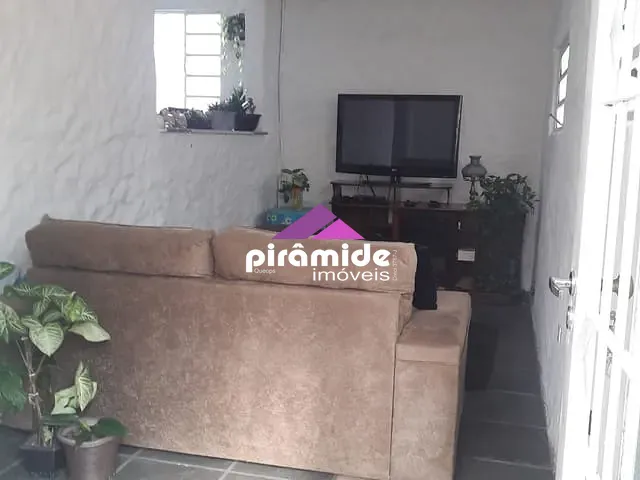 Casa 4 quartos e 2 banheiros, à venda, no bairro Vila Ema em São José dos Campos