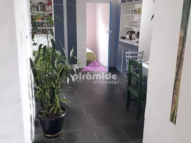 Casa 4 quartos e 2 banheiros, à venda, no bairro Vila Ema em São José dos Campos