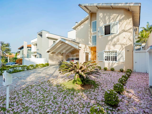 Casa com 390m² 4 quartos e 7 banheiros, à venda, no bairro Alphaville em Santana de Parnaíba