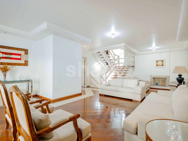 Casa com 390m² 4 quartos e 7 banheiros, à venda, no bairro Alphaville em Santana de Parnaíba