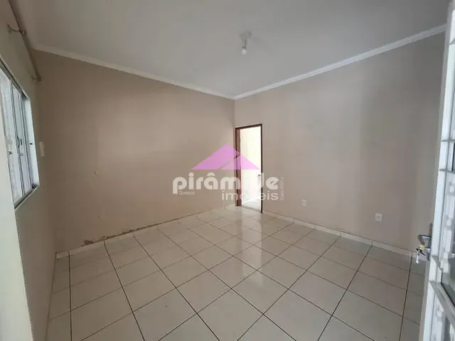 Casa com 175m² 4 quartos e 3 banheiros, à venda, no bairro Parque Residencial Santo André em Caçapava