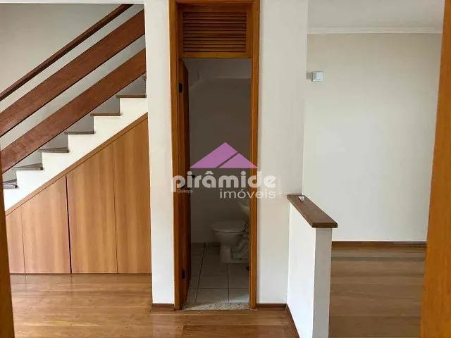 Casa com 160m² 3 quartos e 2 banheiros, à venda, no bairro Cidade Jardim em Jacareí