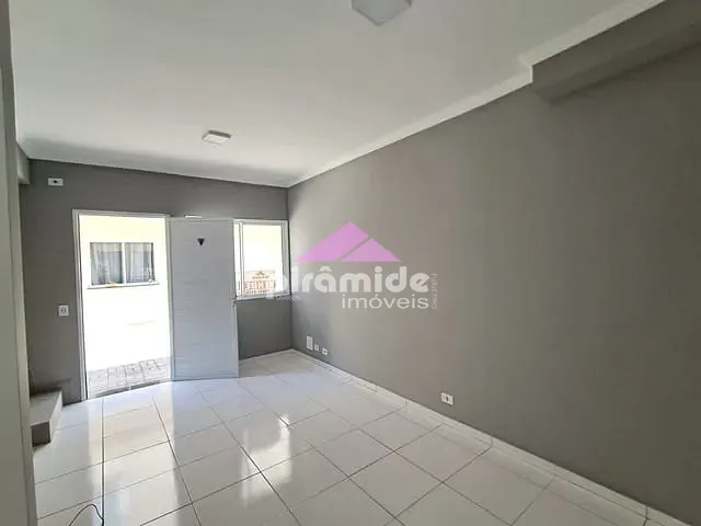 Casa com 82m² 2 quartos e 1 banheiro, à venda ou para alugar, no bairro Santa Luzia em Caçapava