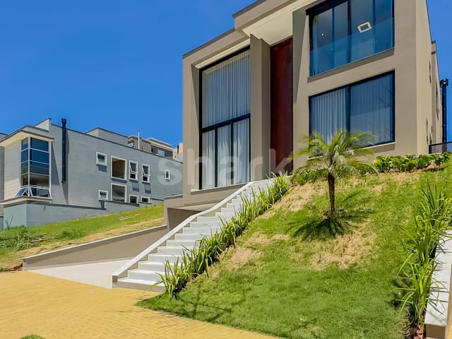 Casa com 441m² 4 quartos e 6 banheiros, à venda, no bairro Alphaville em Santana de Parnaíba