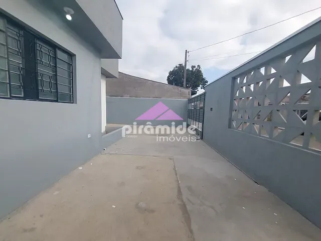 Casa com 300m² 3 quartos e 2 banheiros, à venda, no bairro Cidade Morumbi em São José dos Campos