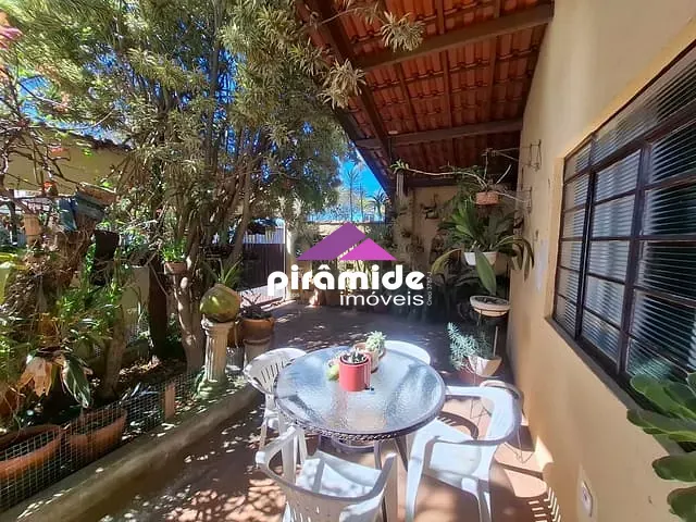 Casa com 200m² 3 quartos e 1 banheiro, à venda, no bairro Residencial Tatetuba em São José dos Campos