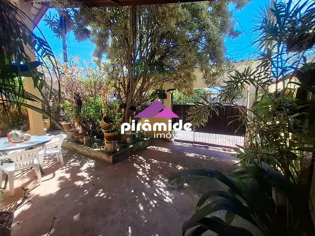 Casa com 200m² 3 quartos e 1 banheiro, à venda, no bairro Residencial Tatetuba em São José dos Campos