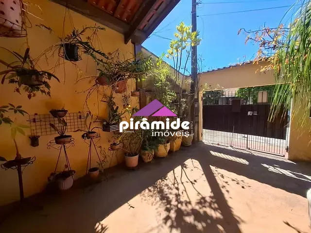 Casa com 200m² 3 quartos e 1 banheiro, à venda, no bairro Residencial Tatetuba em São José dos Campos