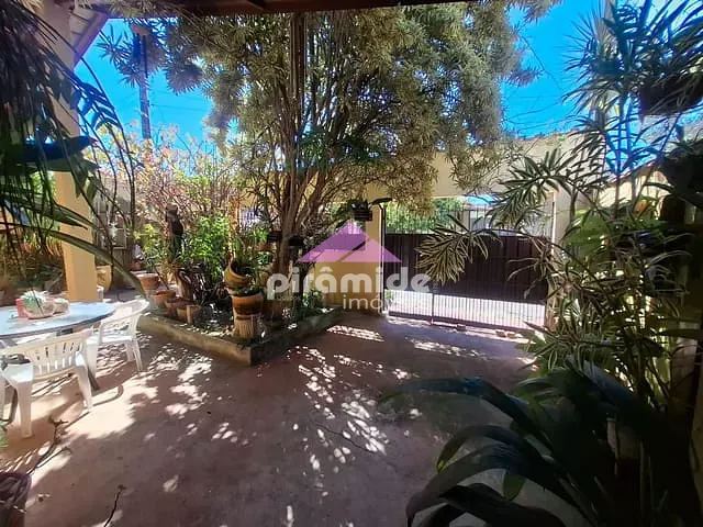 Casa com 200m² 3 quartos e 1 banheiro, à venda, no bairro Residencial Tatetuba em São José dos Campos