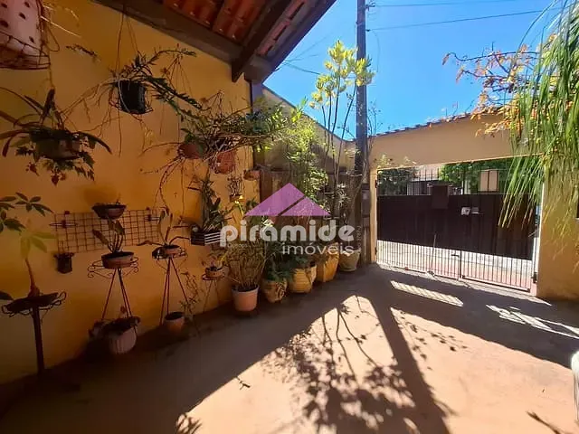 Casa com 200m² 3 quartos e 1 banheiro, à venda, no bairro Residencial Tatetuba em São José dos Campos