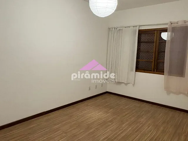 Casa 3 quartos e 3 banheiros, à venda, no bairro Residencial de Ville em São José dos Campos